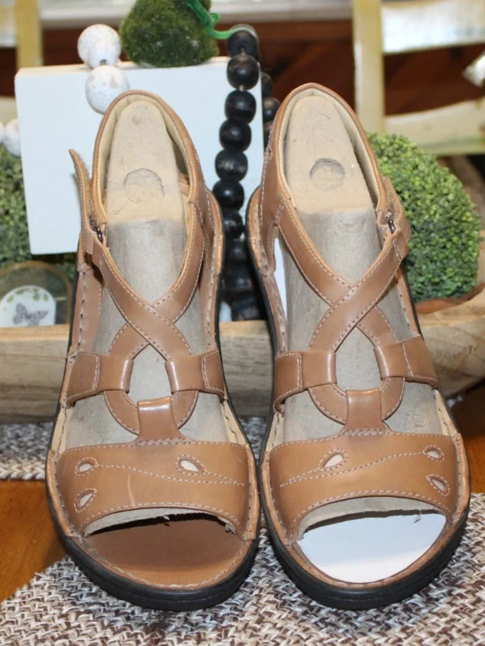 NWT Clark Un Stern wedge sandals size 9 WIDE STUNNING! - Picture 2 of 11